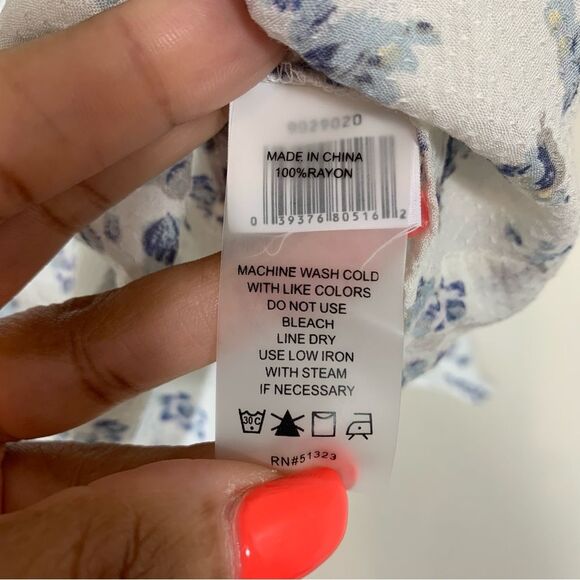 Vince Camuto Tranquil Peasant Blouse, White Blue Yellow Babydoll Top Size Medium - Picture 8 of 9